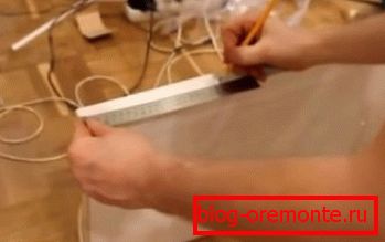 Az ereszcsatorna helyes elhelyezkedése a túlnyúláshoz képest