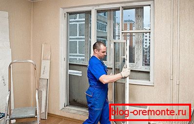 Ügyeljen arra, hogy figyelje az ajtó felszerelését