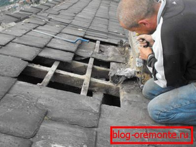 Lapok cseréje на кровле из плоского шифера