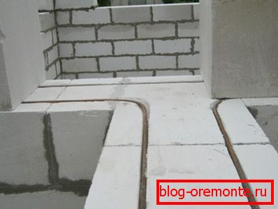 A fal megerősítése növeli erejét és megbízhatóságát. A fal megerősítése növeli erejét és megbízhatóságát.