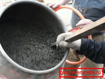 A beton keveréket kis mennyiségben kell elkészíteni, mert gyorsan meggyógyul. A beton keveréket kis mennyiségben kell elkészíteni, mert gyorsan meggyógyul.