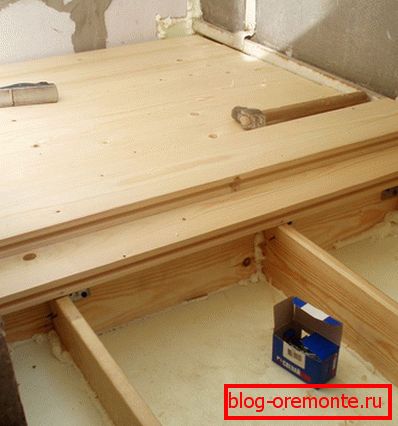 Fapadló a loggián