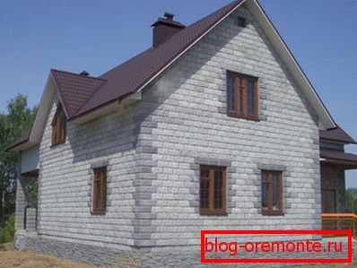 Homokbeton blokkok háza - meleg és kényelmes Homokbeton blokkok háza - meleg és kényelmes