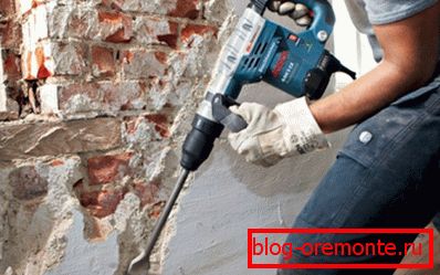 Ha egy vastag betonréteget kell eltávolítania, akkor nem teheti meg mechanikus hatás nélkül. Ha egy vastag betonréteget kell eltávolítania, akkor nem teheti meg mechanikus hatás nélkül.
