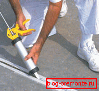 Hogyan lehet lezárni a repedéseket egy betonpadlóban rugalmas tömítőanyaggal? Hogyan lehet lezárni a repedéseket egy betonpadlóban rugalmas tömítőanyaggal?