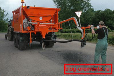 Az ilyen típusú aszfaltos foltozógépet nem szabad használni. Az ilyen típusú aszfaltos foltozógépet nem szabad használni.