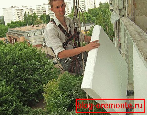 Szigetelő lapok felszerelése