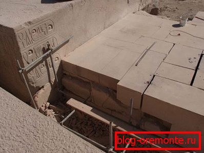 A fotopopolimer blokkokban az ókori egyiptomi épületekben A fotopopolimer blokkokban az ókori egyiptomi épületekben