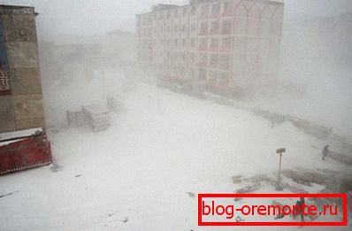 A télen Anadyrben. Januárban a hőmérséklet -45 fokos. A télen Anadyrben. Januárban a hőmérséklet -45 fokos.