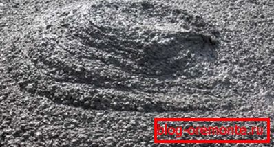 A képen: kiváló minőségű beton - az erőssége és tartóssága az otthoni. A képen: kiváló minőségű beton - az erőssége és tartóssága az otthoni.