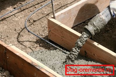 A képen látható a betonszivattyú öntési folyamata. A képen látható a betonszivattyú öntési folyamata.