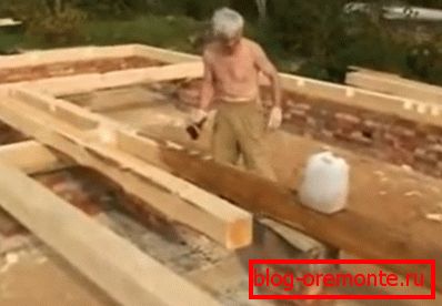 Az alsó koronát és a fizetést impregnálással kezelik Az alsó koronát és a fizetést impregnálással kezelik