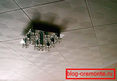 Csempe ragasztott egy szögben Csempe ragasztott egy szögben