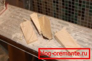 A beállítás ékekkel történik. A beállítás ékekkel történik.