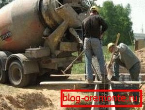 A beton öntése egy keverőből 600 rubel / kocka A beton öntése egy keverőből 600 rubel / kocka