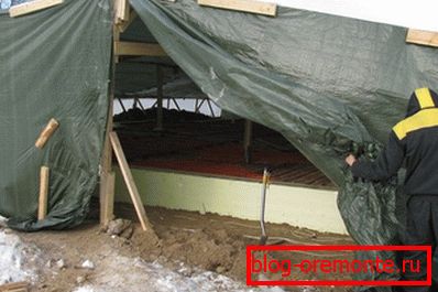 Ponyvás menedék monolit beton munkákhoz. Ponyvás menedék monolit beton munkákhoz.