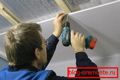 Szigetelő töltőanyag belsejében Szigetelő töltőanyag belsejében