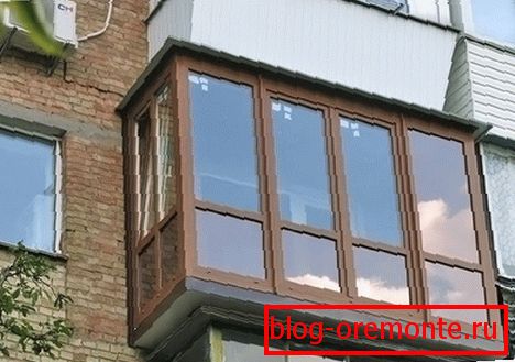 Üveges erkély